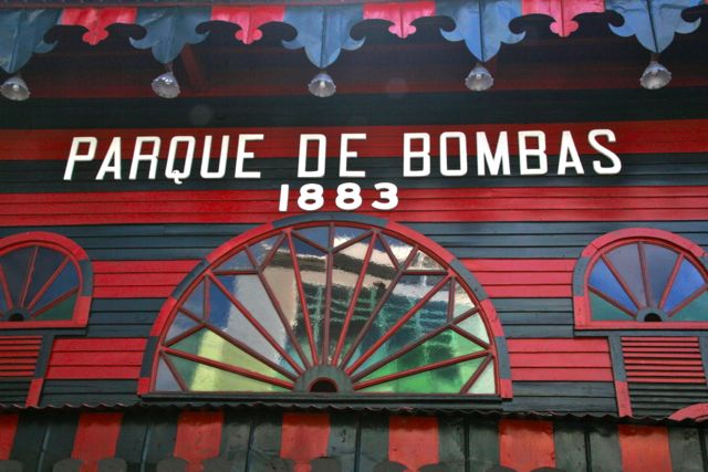 Front of a historic fire station in Puerto Rico called Parque de bombas